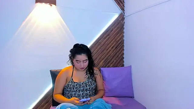 Snapshot of Fkn_dream18 chatting on 06-08-26, 01:50 Fkn dream18 online show from 06-08-26, 01:50