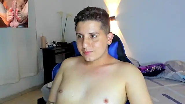 Snapshot of Baex1 chatting on 10-29-25, 02:43 Baex1 online show from 10-29-25, 02:43