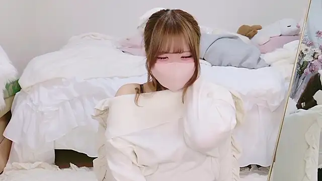 Snapshot of Ichiru_xsc chatting on 12-22-25, 06:46 Ichiru xsc online show from 12-22-25, 06:46