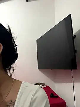 Snapshot of pinksmile_1 chatting on 06-14-26, 03:35 pinksmile 1 online show from 06-14-26, 03:35