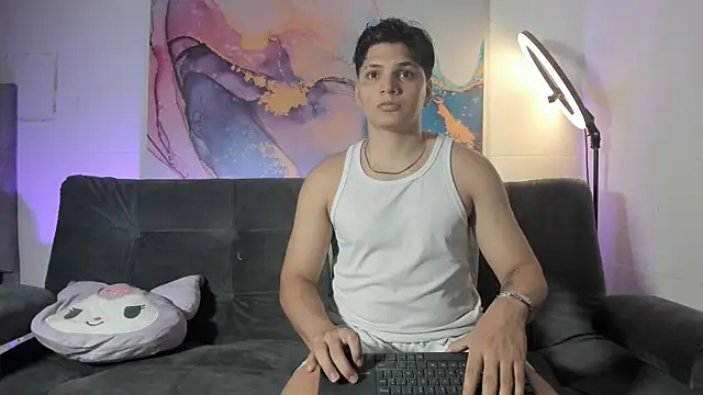 Snapshot of pinksmile_1 chatting on 02-14-26, 04:45 pinksmile 1 online show from 02-14-26, 04:45