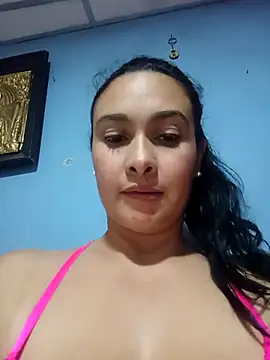 Isa-Giraldo online show from 11-18-25, 03:21