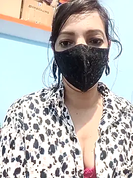 Snapshot of Priyaa_telugu chatting on 10-29-25, 10:20 Priyaa telugu online show from 10-29-25, 10:20