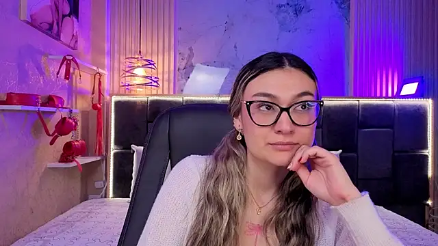 Im-Lola online show from 12-20-25, 08:33