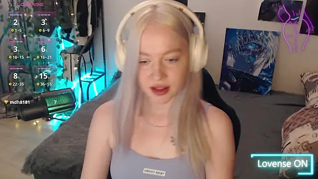 Snapshot of lisa_alen chatting on 10-29-25, 12:04 lisa alen online show from 10-29-25, 12:04