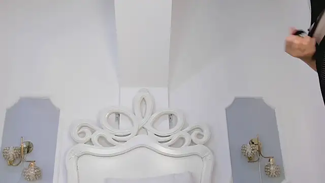 Snapshot of roxana_scott1 chatting on 02-25-26, 03:40 roxana scott1 online show from 02-25-26, 03:40