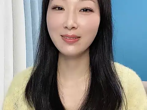 Snapshot of ella55-- chatting on 11-07-25, 03:22 ella55-- online show from 11-07-25, 03:22