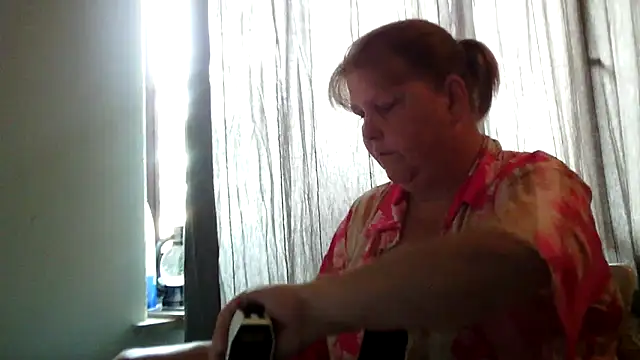 Snapshot of Sylviastar46 chatting on 06-21-26, 08:42 Sylviastar46 online show from 06-21-26, 08:42
