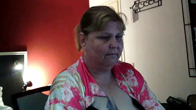 Snapshot of Sylviastar46 chatting on 05-19-26, 08:16 Sylviastar46 online show from 05-19-26, 08:16
