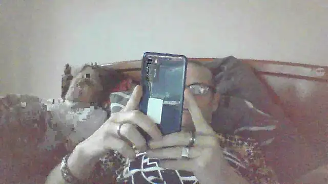 Snapshot of Sylviastar46 chatting on 06-06-26, 04:56 Sylviastar46 online show from 06-06-26, 04:56