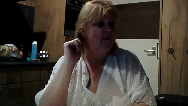 Sylviastar46 online show from 03-26-26, 09:35