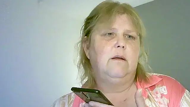 Snapshot of Sylviastar46 chatting on 05-15-26, 05:00 Sylviastar46 online show from 05-15-26, 05:00