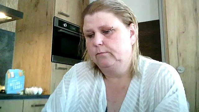 Sylviastar46 online show from 03-22-26, 08:49