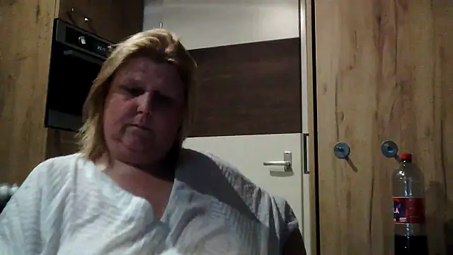 Sylviastar46 online show from 03-22-26, 08:54