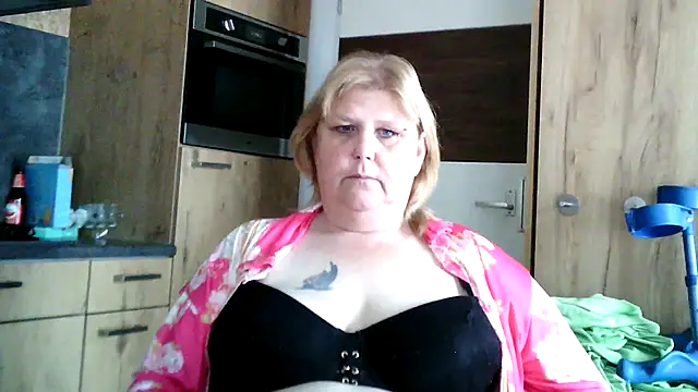 Sylviastar46 online show from 03-25-26, 09:19