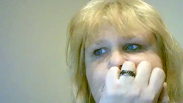 Snapshot of Sylviastar46 chatting on 11-13-25, 05:28 Sylviastar46 online show from 11-13-25, 05:28