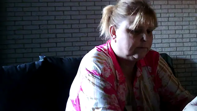 Sylviastar46 online show from 04-07-26, 07:10