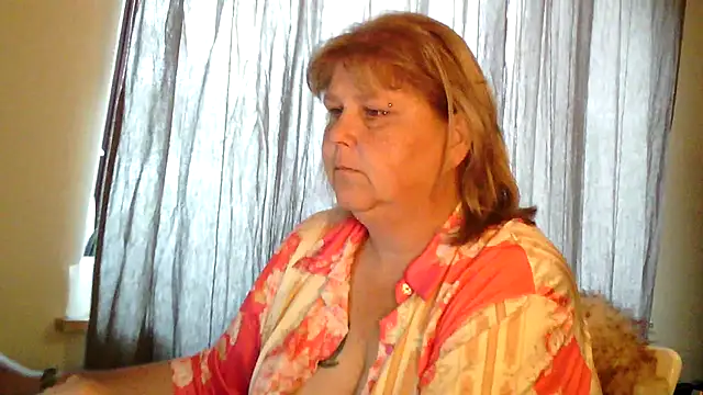 Snapshot of Sylviastar46 chatting on 06-12-26, 07:50 Sylviastar46 online show from 06-12-26, 07:50