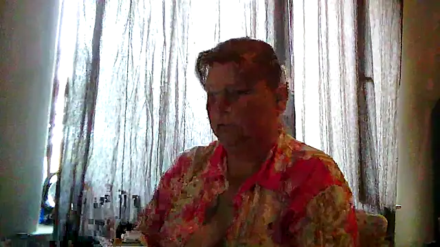 Snapshot of Sylviastar46 chatting on 06-18-26, 07:40 Sylviastar46 online show from 06-18-26, 07:40