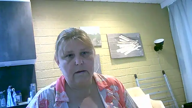Snapshot of Sylviastar46 chatting on 05-12-26, 09:26 Sylviastar46 online show from 05-12-26, 09:26