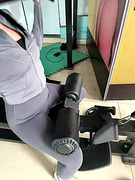 Snapshot of trinhvutrinh chatting on 12-16-25, 07:01 trinhvutrinh online show from 12-16-25, 07:01