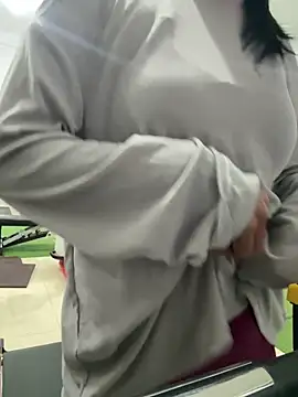 Snapshot of trinhvutrinh chatting on 12-14-25, 12:22 trinhvutrinh online show from 12-14-25, 12:22