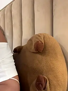 Snapshot of trinhvutrinh chatting on 12-19-25, 10:39 trinhvutrinh online show from 12-19-25, 10:39