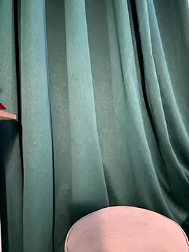 Snapshot of trinhvutrinh chatting on 12-20-25, 07:00 trinhvutrinh online show from 12-20-25, 07:00