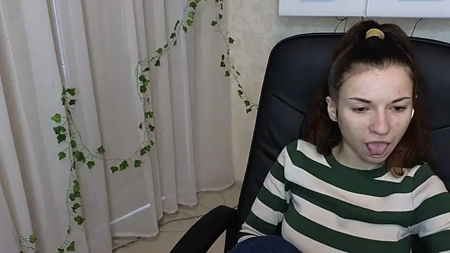 Snapshot of Ulyanix chatting on 02-24-26, 05:08 Ulyanix online show from 02-24-26, 05:08