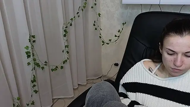 Snapshot of Ulyanix chatting on 02-12-26, 05:07 Ulyanix online show from 02-12-26, 05:07