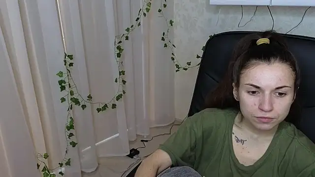 Snapshot of Ulyanix chatting on 02-10-26, 05:28 Ulyanix online show from 02-10-26, 05:28