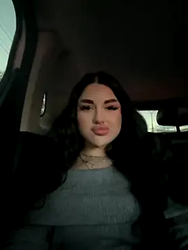 Snapshot of babygirllilly chatting on 10-29-25, 02:16 babygirllilly online show from 10-29-25, 02:16