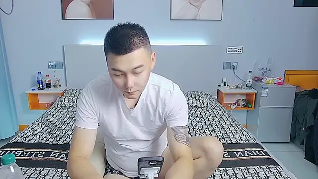 xiao8787 online show from 11-01-25, 12:21