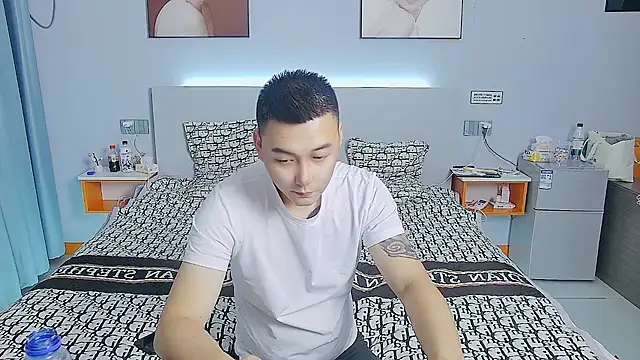 xiao8787 online show from 11-03-25, 01:47