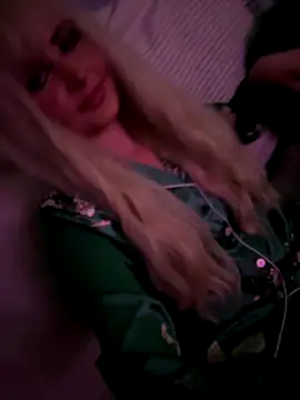 Snapshot of Anastasia-Ro chatting on 11-07-25, 09:08 Anastasia-Ro online show from 11-07-25, 09:08