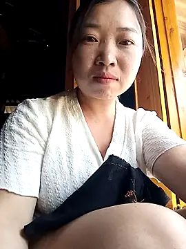 julybe online show from 04-08-26, 05:53