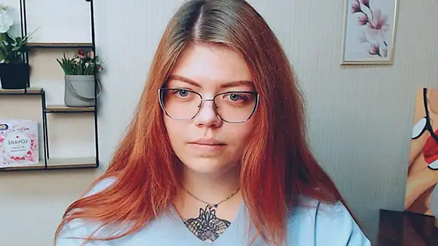 Snapshot of Lina_ri_ chatting on 10-29-25, 11:31 Lina ri  online show from 10-29-25, 11:31