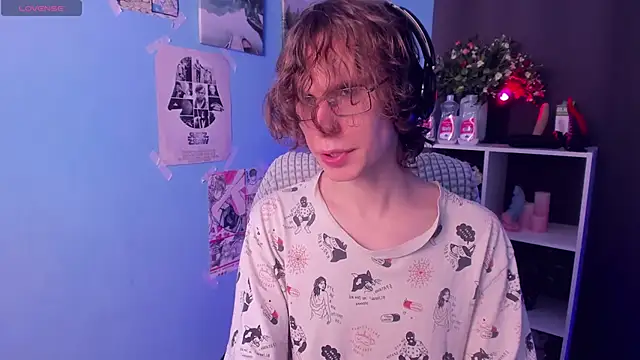 Snapshot of LeoBensyten chatting on 01-17-26, 03:04 LeoBensyten online show from 01-17-26, 03:04