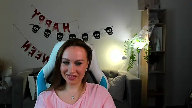 Snapshot of Adele_Rage chatting on 10-30-25, 11:30 Adele Rage online show from 10-30-25, 11:30