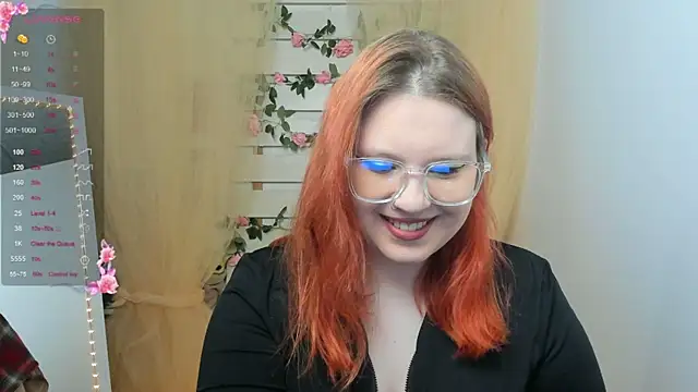 Snapshot of FoxPlayXX chatting on 04-26-26, 12:13 FoxPlayXX online show from 04-26-26, 12:13