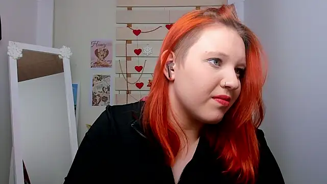 Snapshot of FoxPlayXX chatting on 02-16-26, 09:34 FoxPlayXX online show from 02-16-26, 09:34