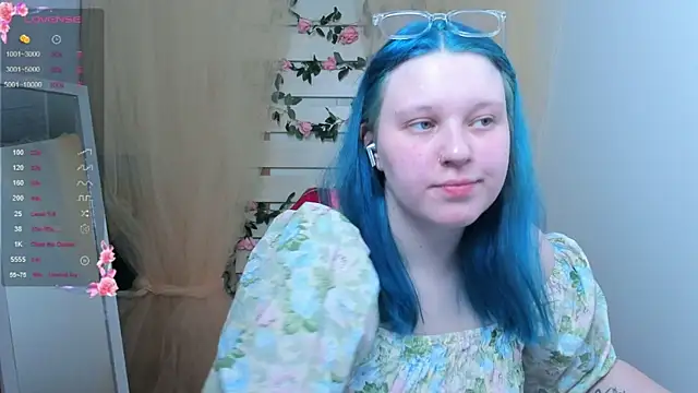 Snapshot of FoxPlayXX chatting on 05-08-26, 12:20 FoxPlayXX online show from 05-08-26, 12:20
