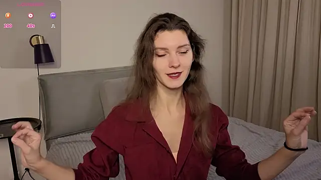 LauraYoungg online show from 11-18-25, 08:12