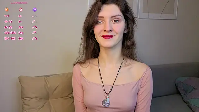 Snapshot of LauraYoungg chatting on 02-11-26, 09:03 LauraYoungg online show from 02-11-26, 09:03