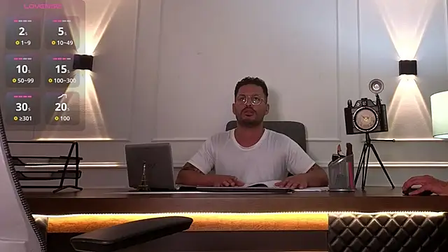 Snapshot of boysonfiree chatting on 11-01-25, 12:10 boysonfiree online show from 11-01-25, 12:10