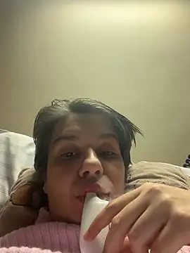 Snapshot of Carolineisback chatting on 03-04-26, 05:10 Carolineisback online show from 03-04-26, 05:10