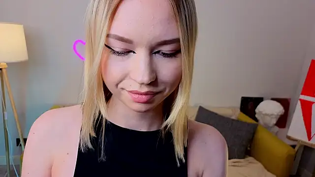 Snapshot of adellime chatting on 11-02-25, 01:38 adellime online show from 11-02-25, 01:38