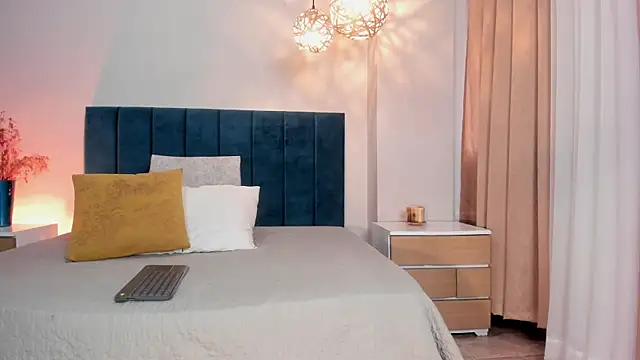 HannaaWells online show from 03-30-26, 02:40