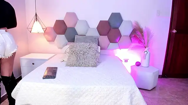 HannaaWells online show from 01-15-26, 06:00