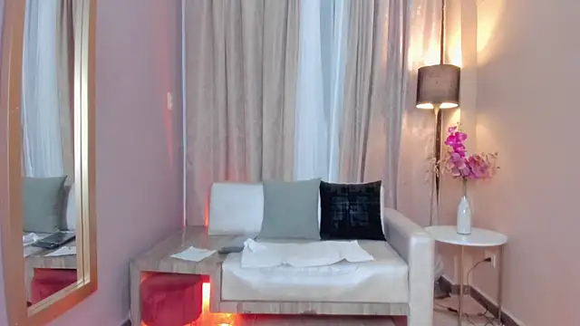 HannaaWells online show from 11-27-25, 05:57